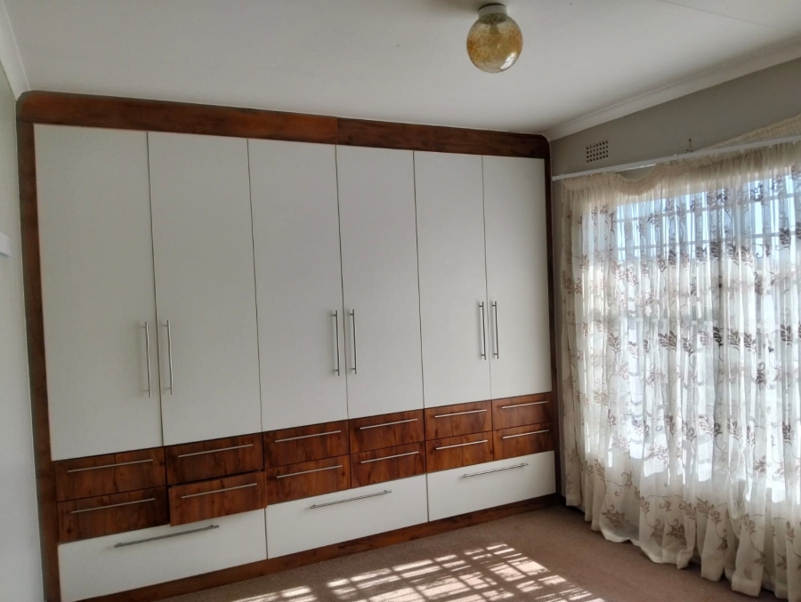 To Let 3 Bedroom Property for Rent in Southernwood Eastern Cape